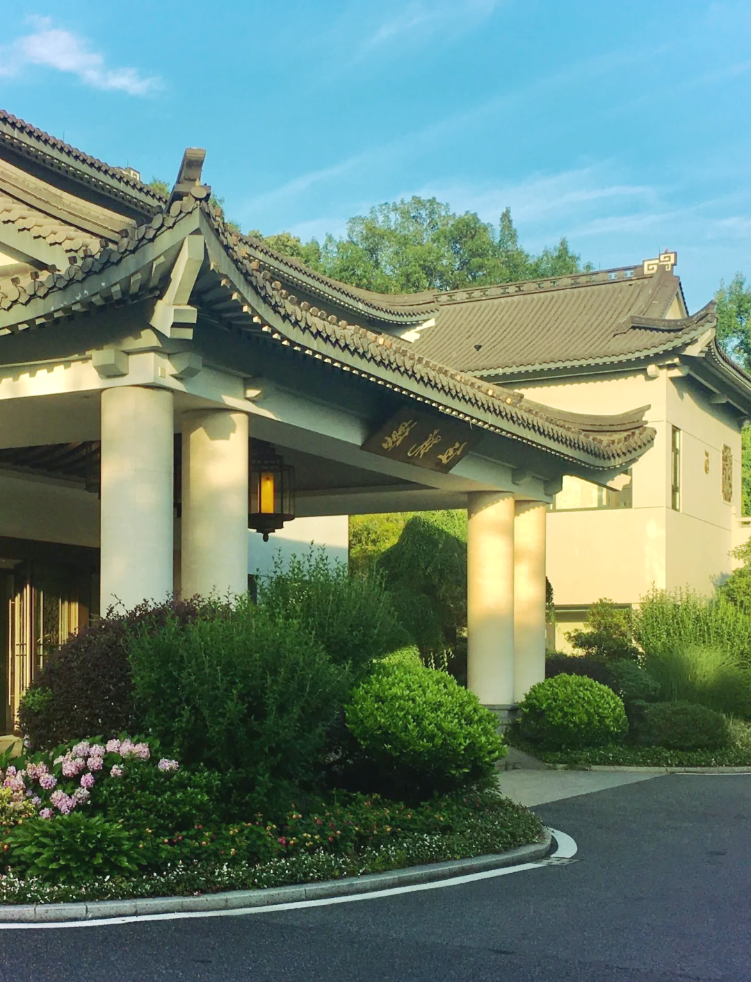杭州西湖國賓館，歷史的韻味與現(xiàn)代的風(fēng)采，杭州西湖國賓館，歷史韻味與現(xiàn)代風(fēng)采的融合
