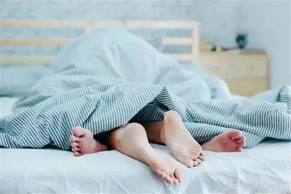 男生生理周期與頻率，關于男生20分鐘一次是否算是正常的探討，男生生理周期與頻率探討，20分鐘一次的頻率是否屬于正常？
