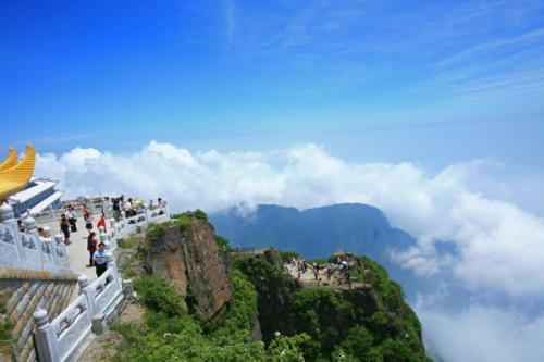 峨眉山最佳旅游時(shí)間，探索四季之美的絕佳之旅，峨眉山四季探索之旅，最佳旅游時(shí)間指南