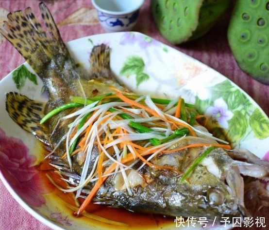 清蒸魚，美味又簡單的烹飪藝術，清蒸魚，美味佳肴的烹飪藝術之道