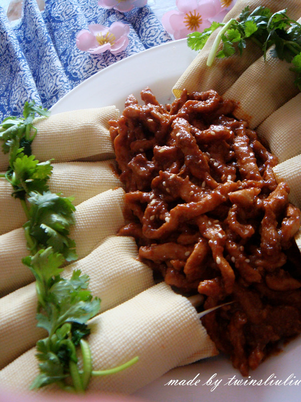 京醬肉絲，傳統(tǒng)美食的制作藝術(shù)，京醬肉絲，傳統(tǒng)美食制作的藝術(shù)精髓