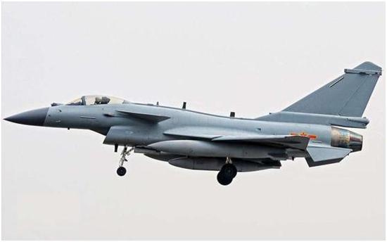 F16戰(zhàn)斗機(jī)與殲10，空中力量的雙璧，F(xiàn)16戰(zhàn)斗機(jī)與殲10，空中力量的雙璧傳奇